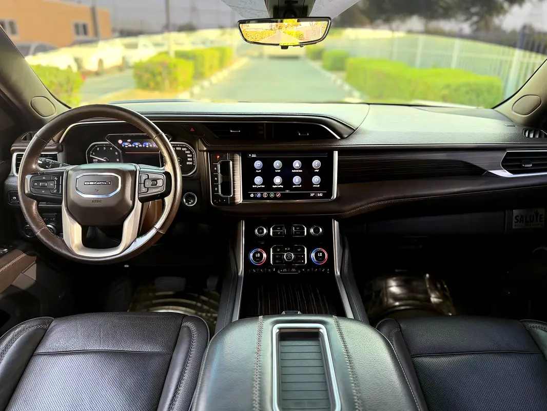 GMC Yukon Denali photo 6