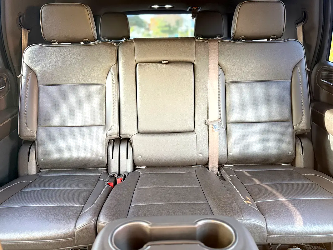 GMC Yukon Denali photo 11