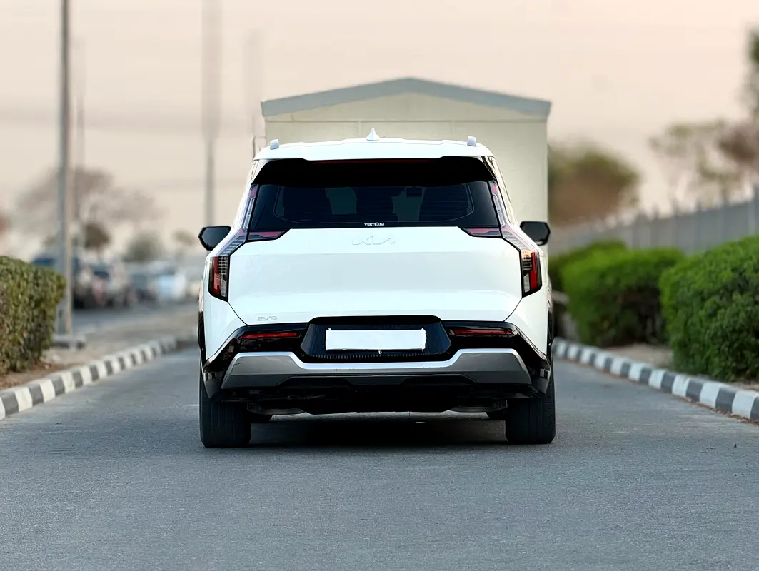 KIA EV9 photo 4
