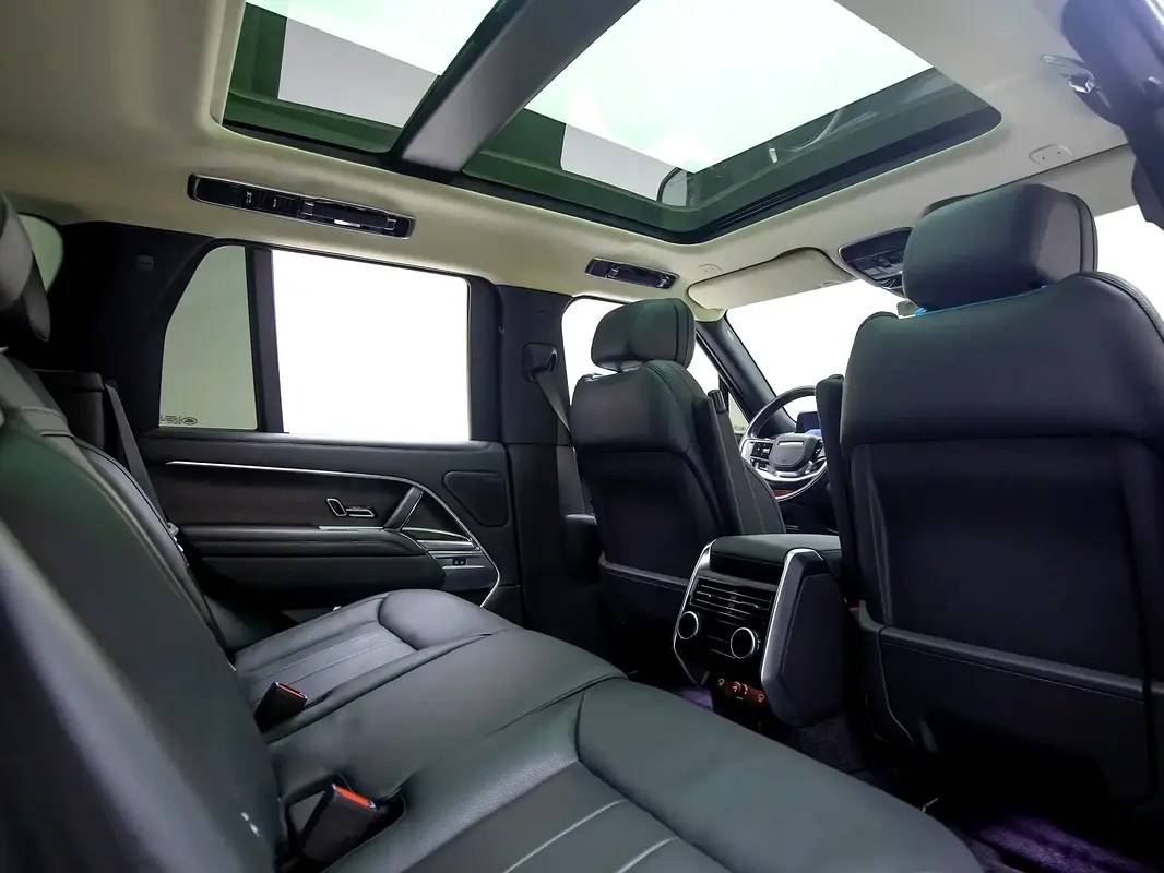 Land Rover Range Rover HSE P530 photo 10
