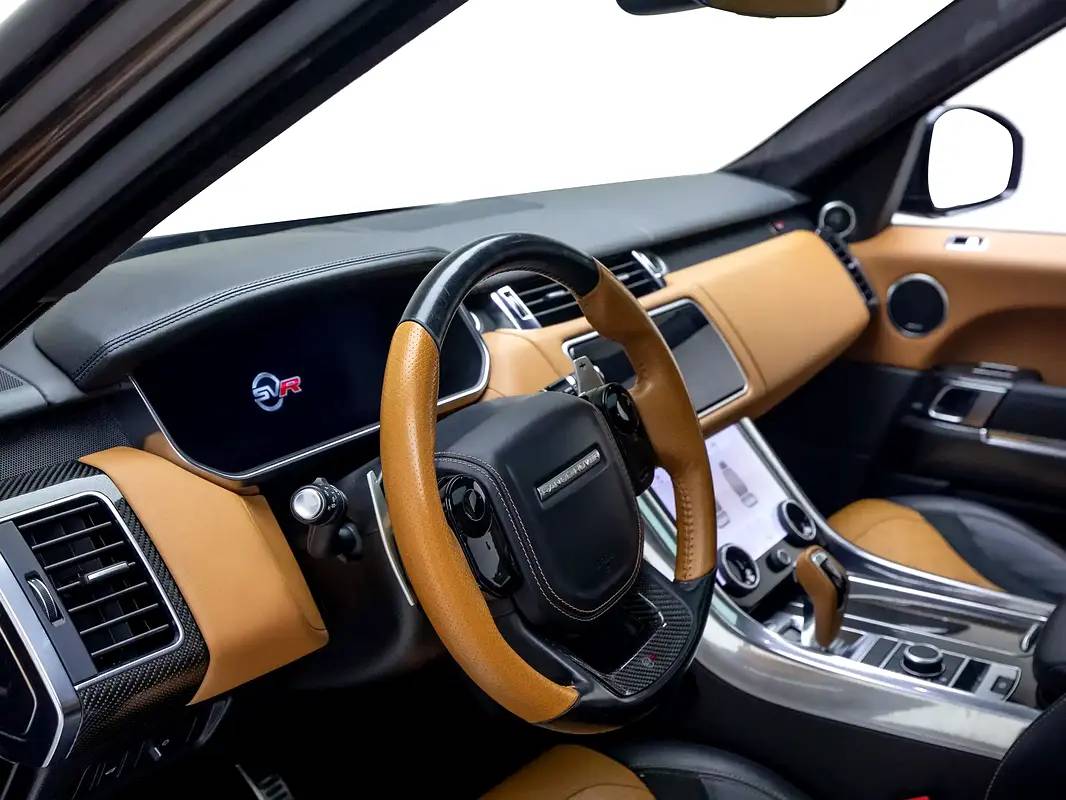 Land Rover Range Rover Sport SVR photo 8