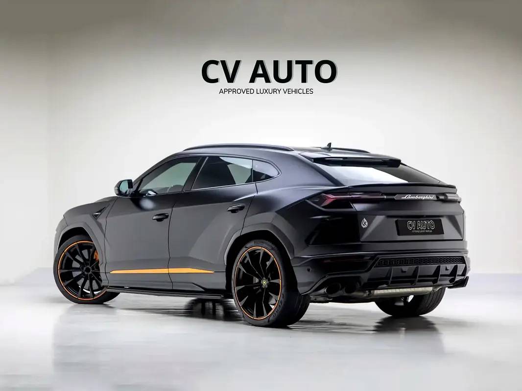 Lamborghini Urus Standard photo 4