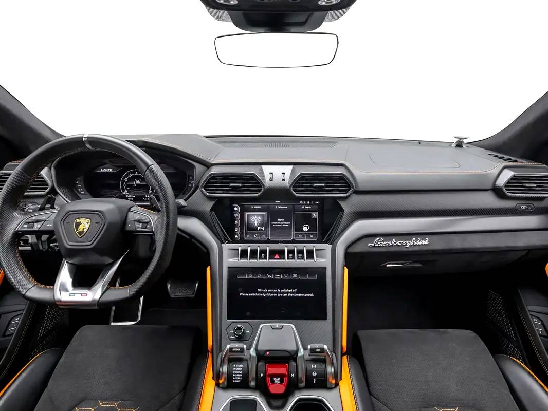Lamborghini Urus Standard photo 10