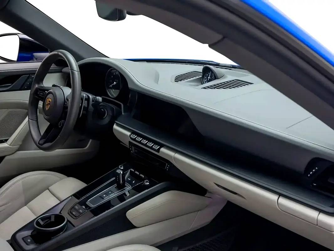 Porsche 911 Carrera GTS photo 10