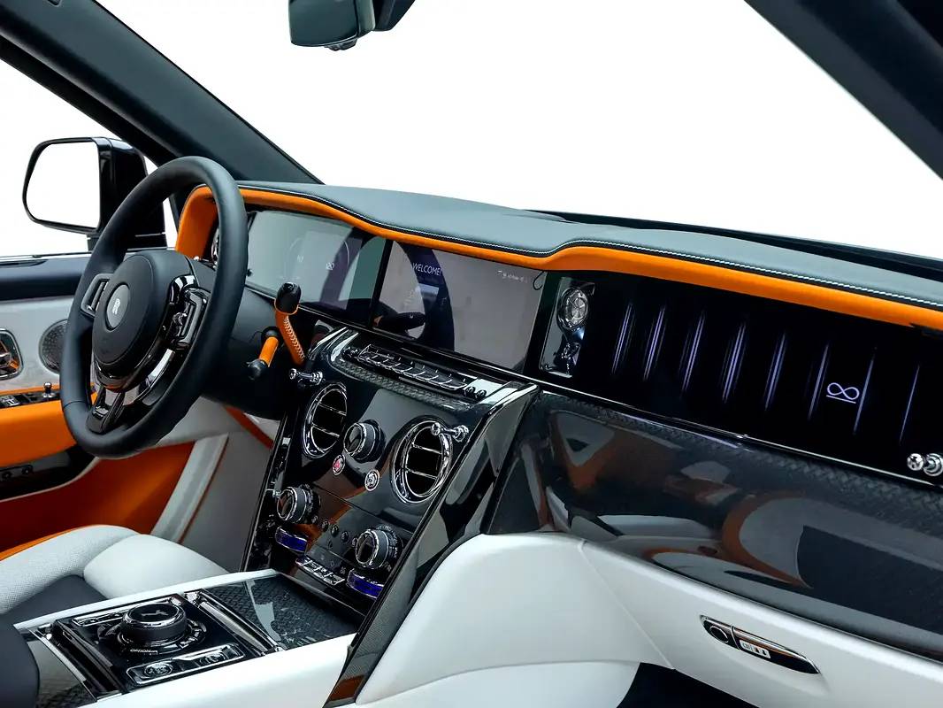 Rolls-Royce Cullinan Black Badge photo 10