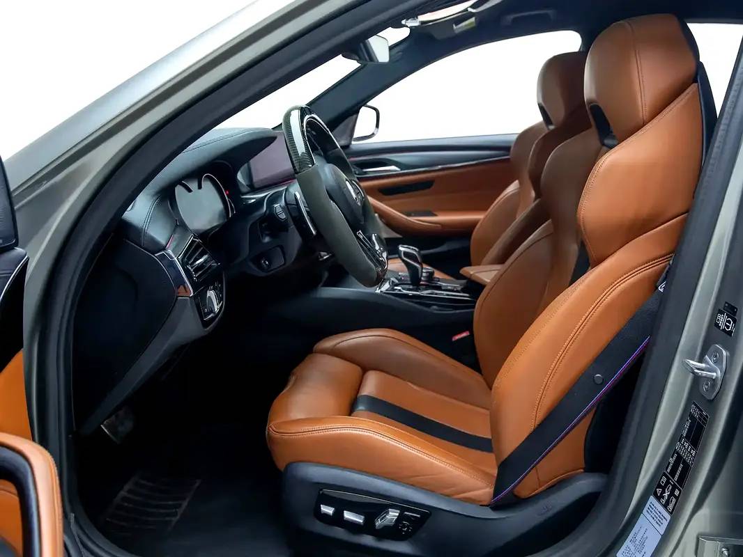 BMW M5 Standard photo 9