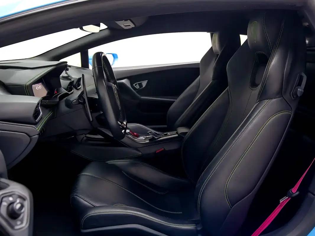 Lamborghini Huracan EVO Coupe photo 9