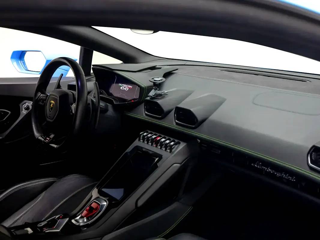 Lamborghini Huracan EVO Coupe photo 10