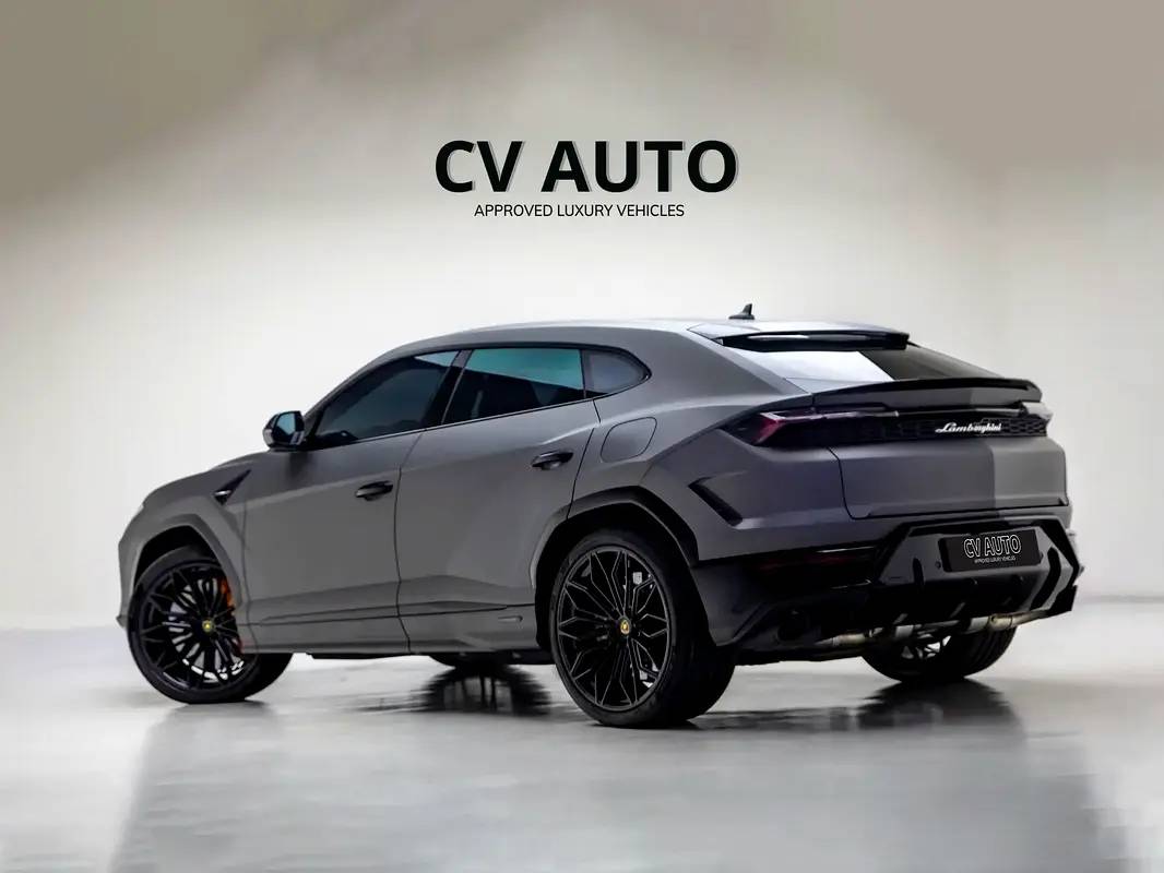 Lamborghini Urus SE photo 4