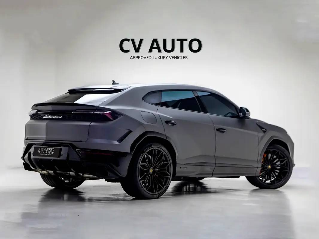 Lamborghini Urus SE photo 6