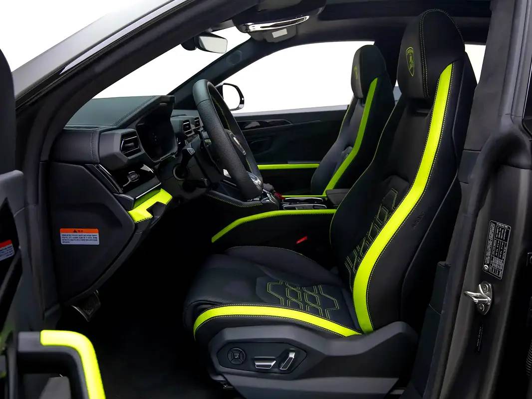 Lamborghini Urus SE photo 9