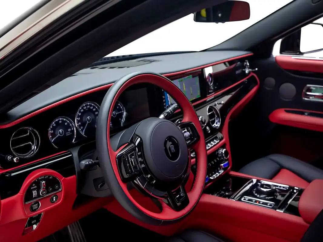 Rolls-Royce Ghost Standard photo 8
