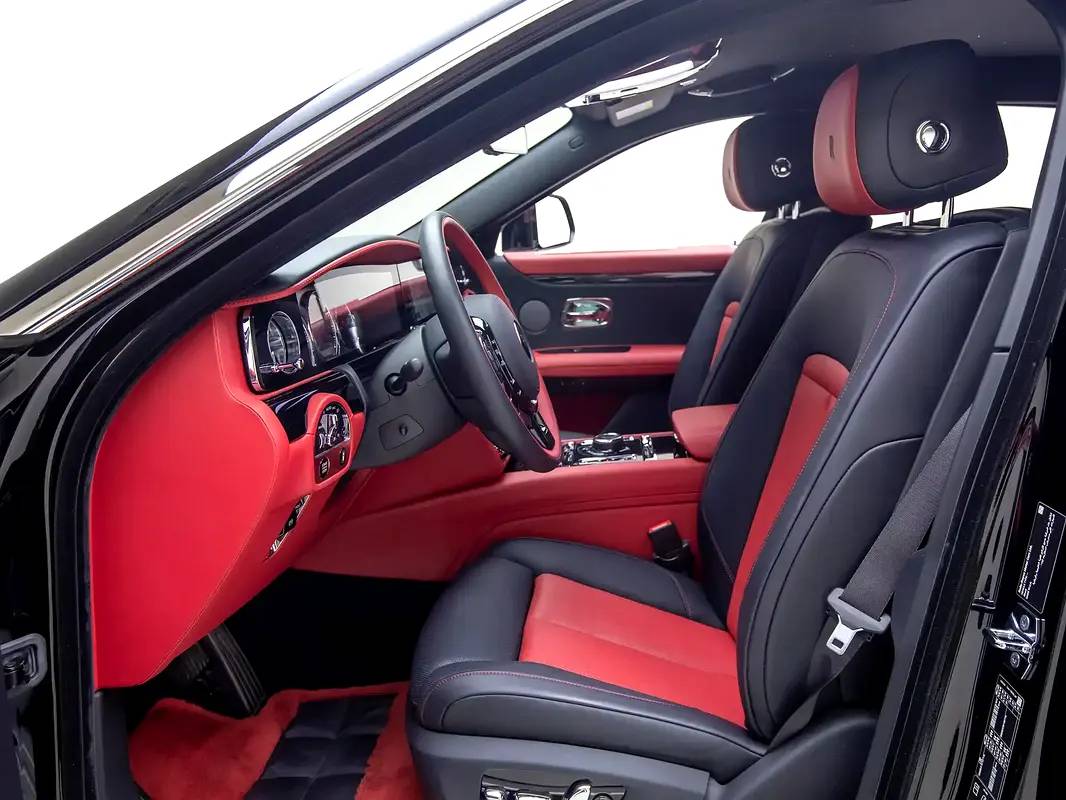 Rolls-Royce Ghost Standard photo 9