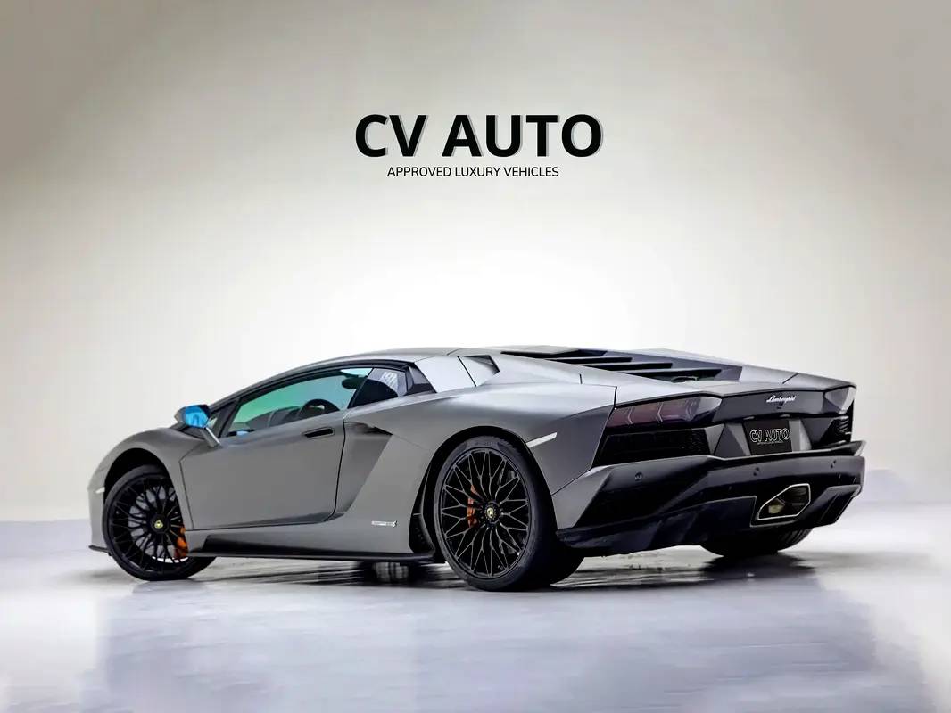 Lamborghini Aventador S Coupe photo 4