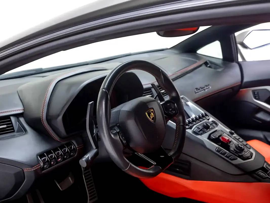 Lamborghini Aventador S Coupe photo 8