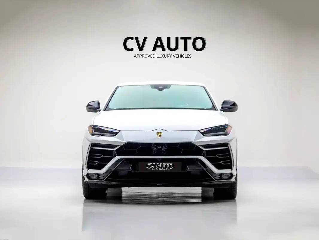 Lamborghini Urus Standard photo 2