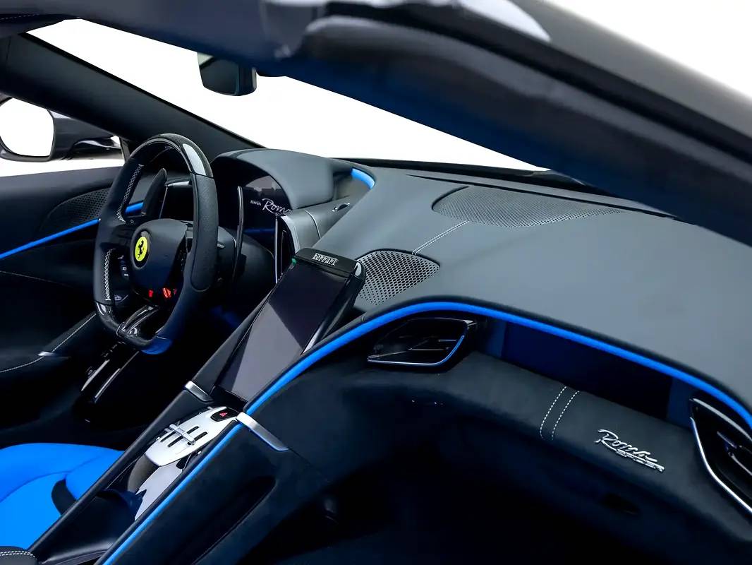 Ferrari Roma Spider photo 10
