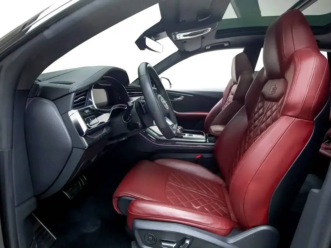 Audi SQ8 4.0 TFSI Quattro photo 9