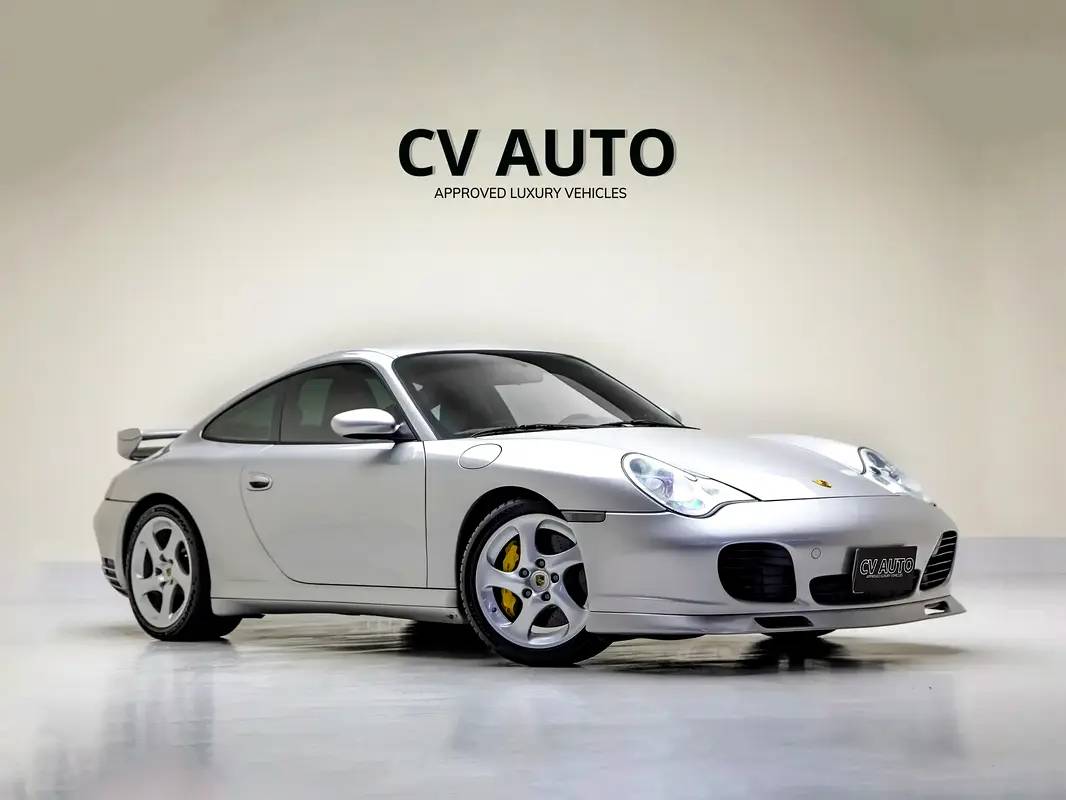 Porsche 911 Carrera 4S photo 3