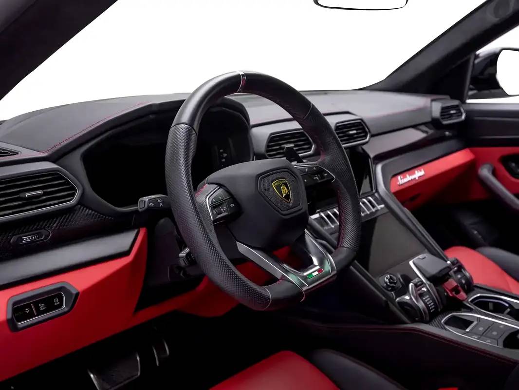 Lamborghini Urus Standard photo 8