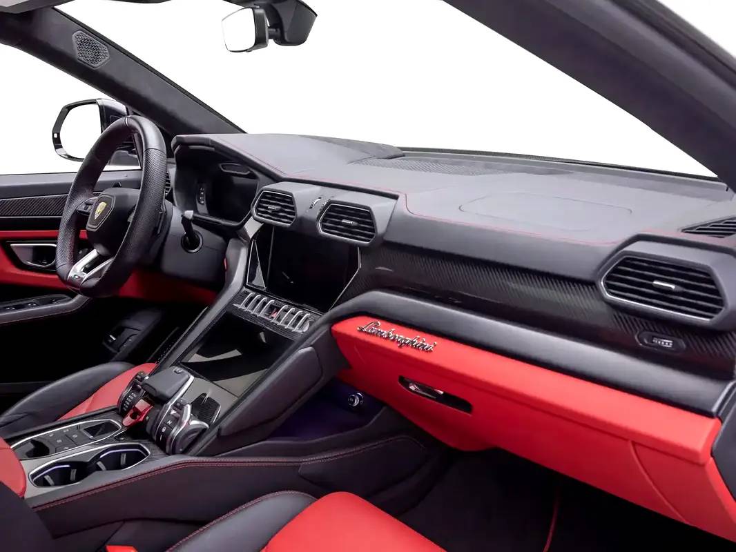 Lamborghini Urus Standard photo 10