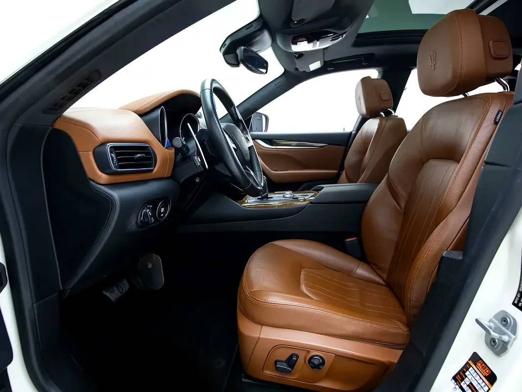 Maserati Levante S photo 9