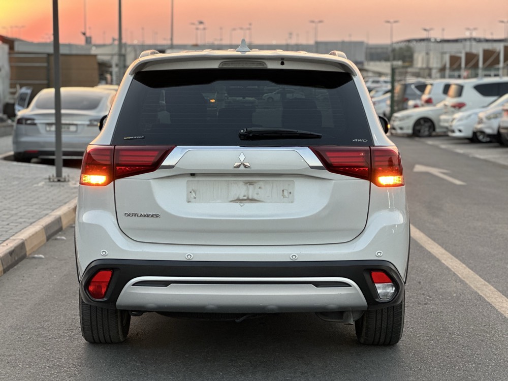 Mitsubishi Outlander OUTLANDER 2022 2022 photo 2