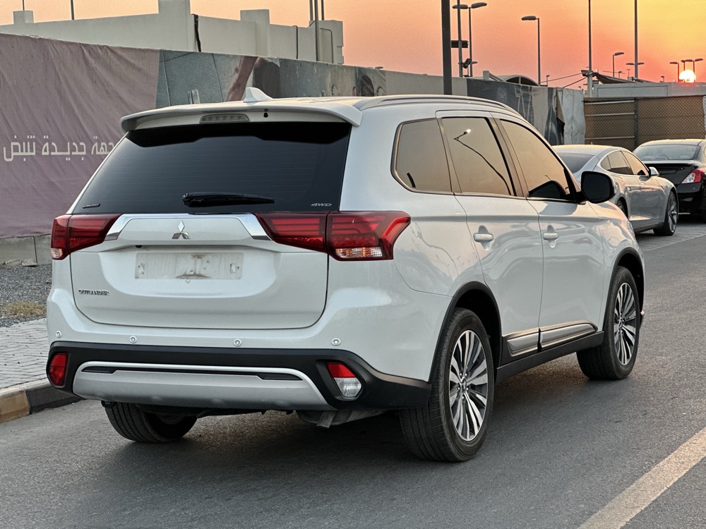 Mitsubishi Outlander OUTLANDER 2022 2022 photo 4