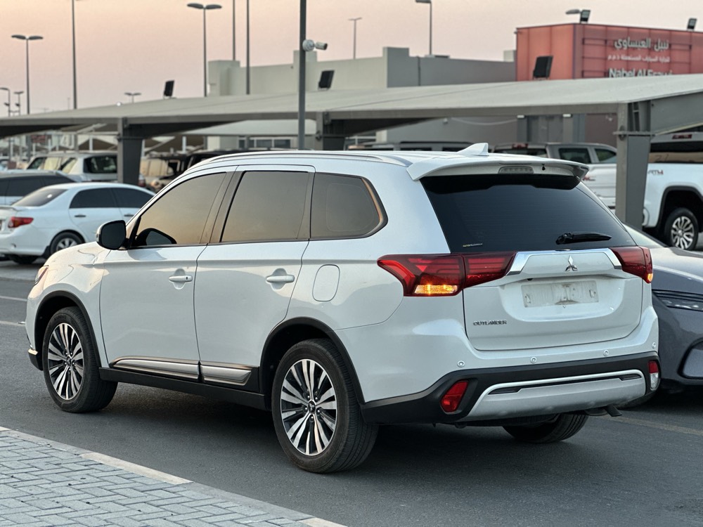 Mitsubishi Outlander OUTLANDER 2022 2022 photo 6