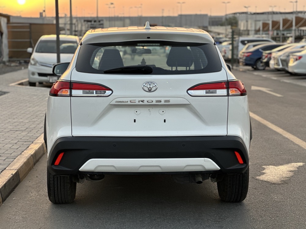 Toyota Corolla Cross BRAND NEW 2022 photo 2