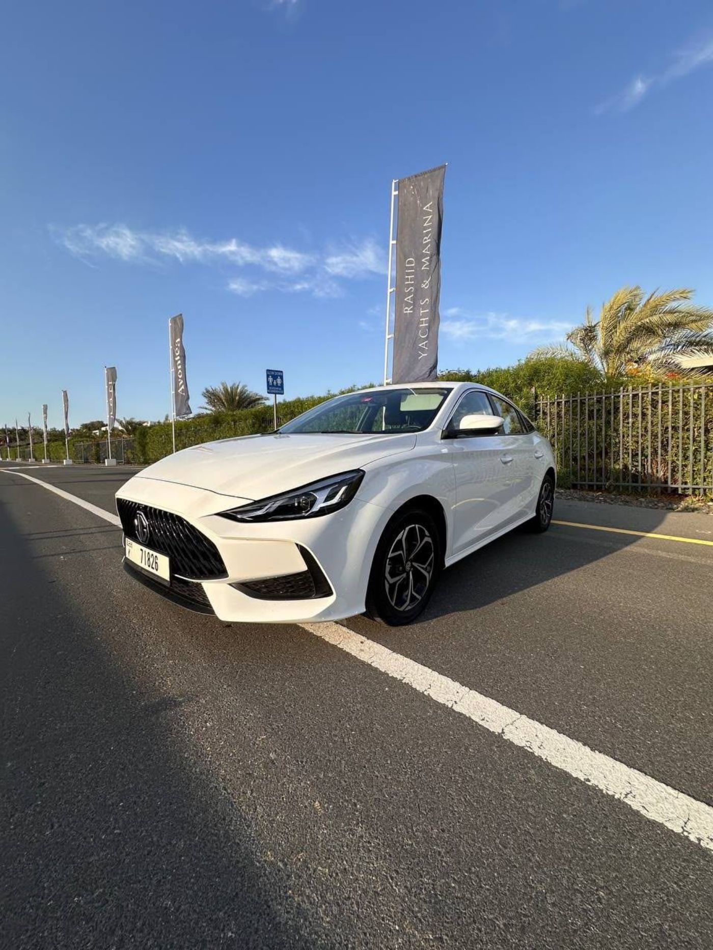 MG GT photo 2