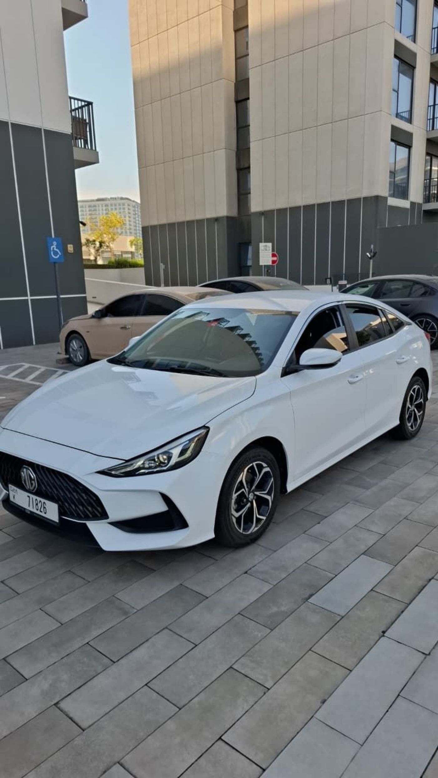 MG GT photo 3