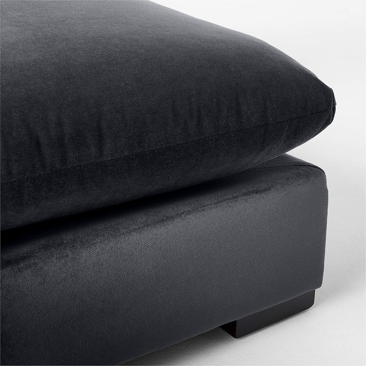Deso Loveseat by Carolina Bianchini