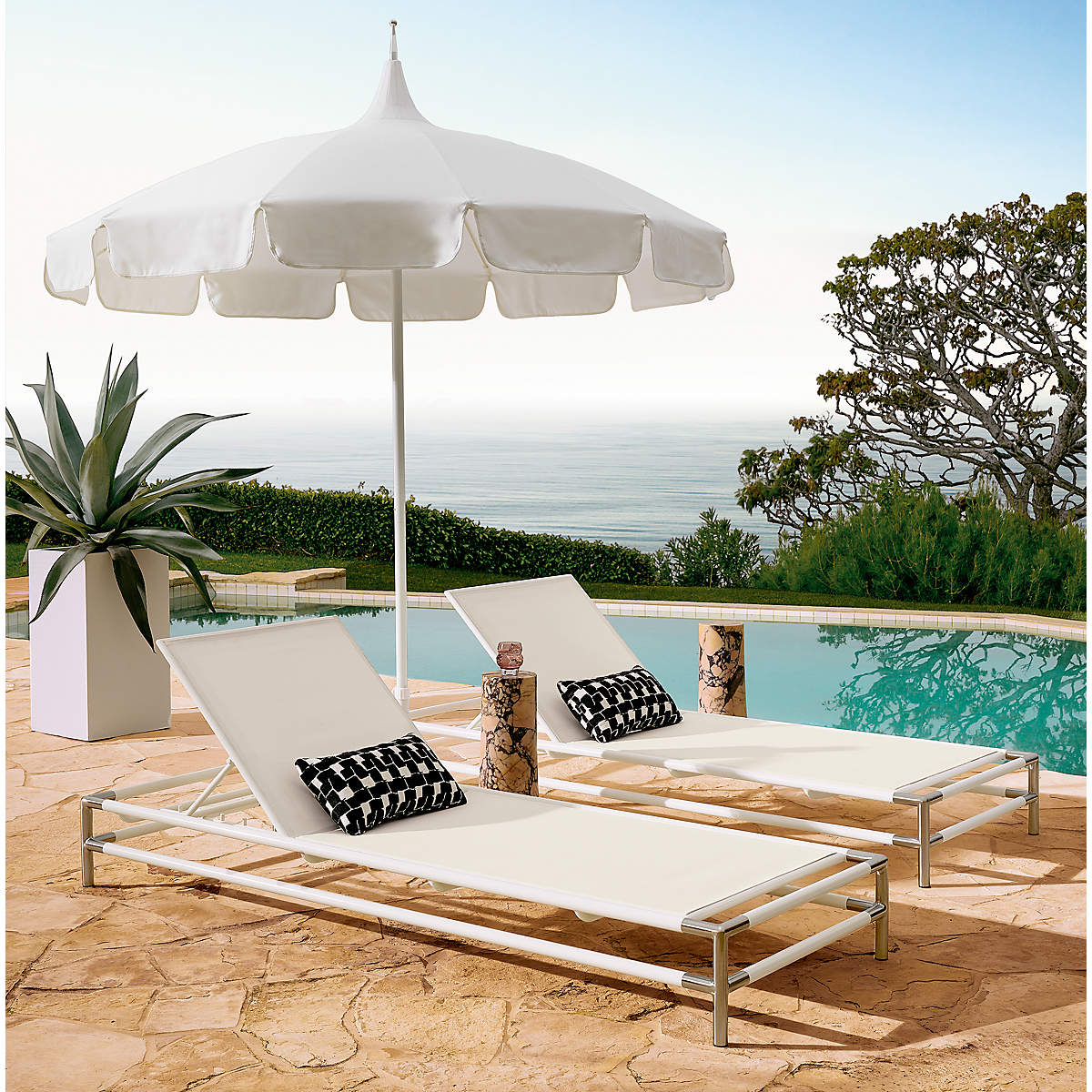 Jolen Sun Lounge by Ceci Thomspon