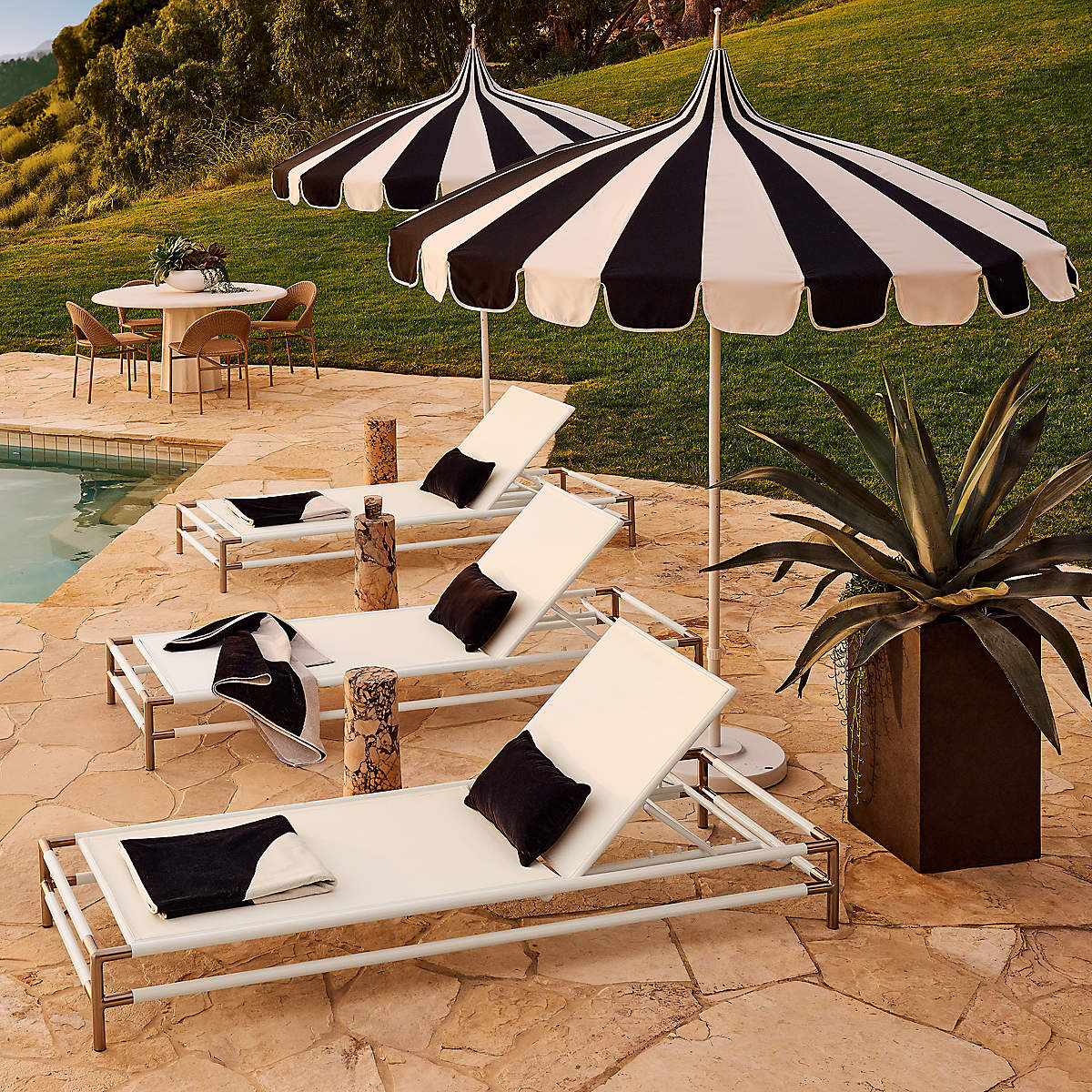 Jolen Sun Lounge by Ceci Thomspon