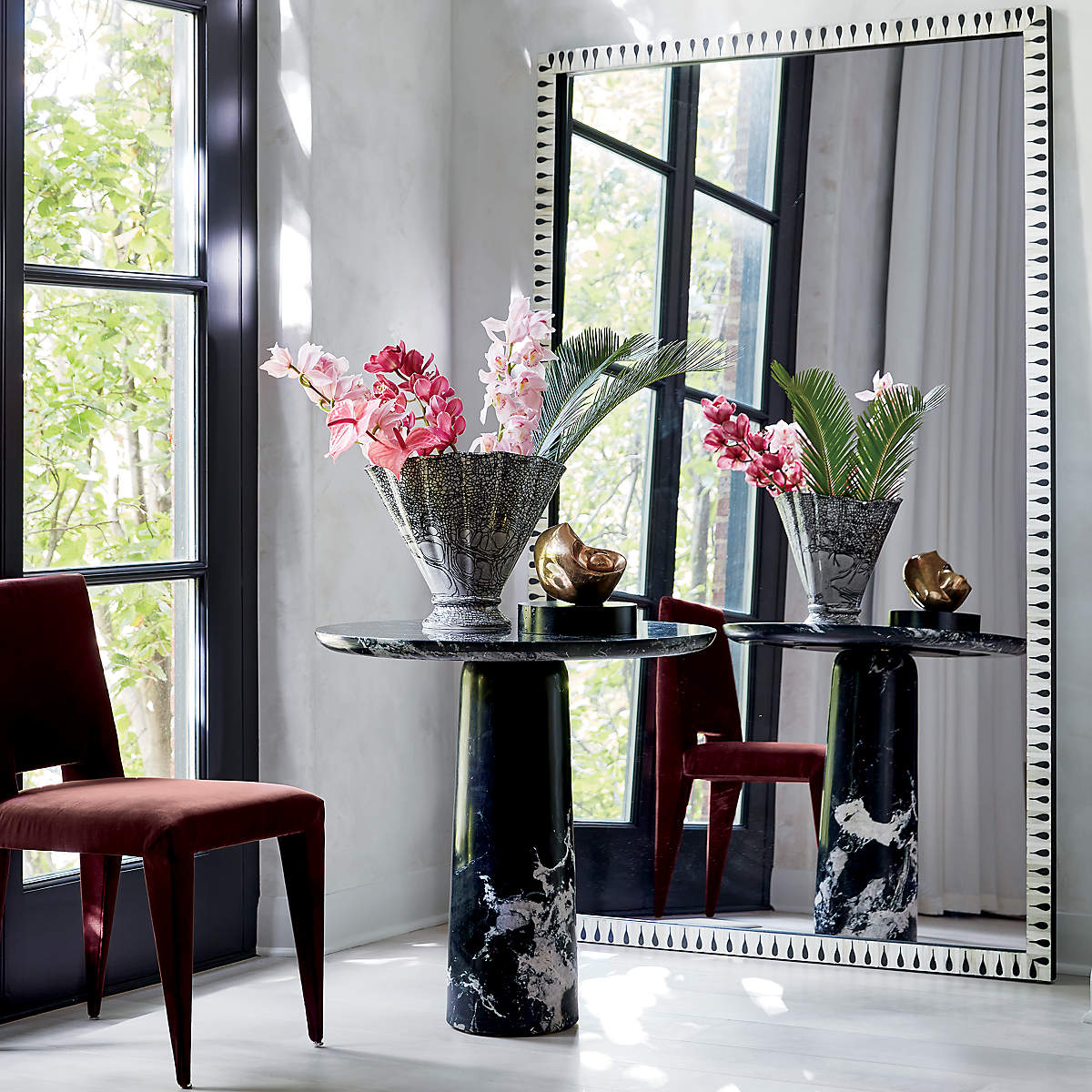 Babylon Entryway Table by Mermelada Estudio