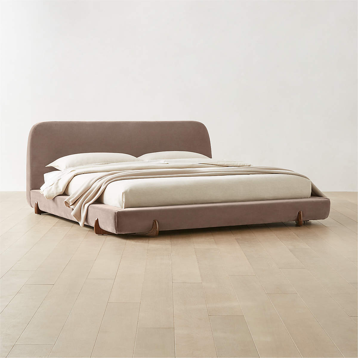 Stivale King Bed by Jannis Ellenberger