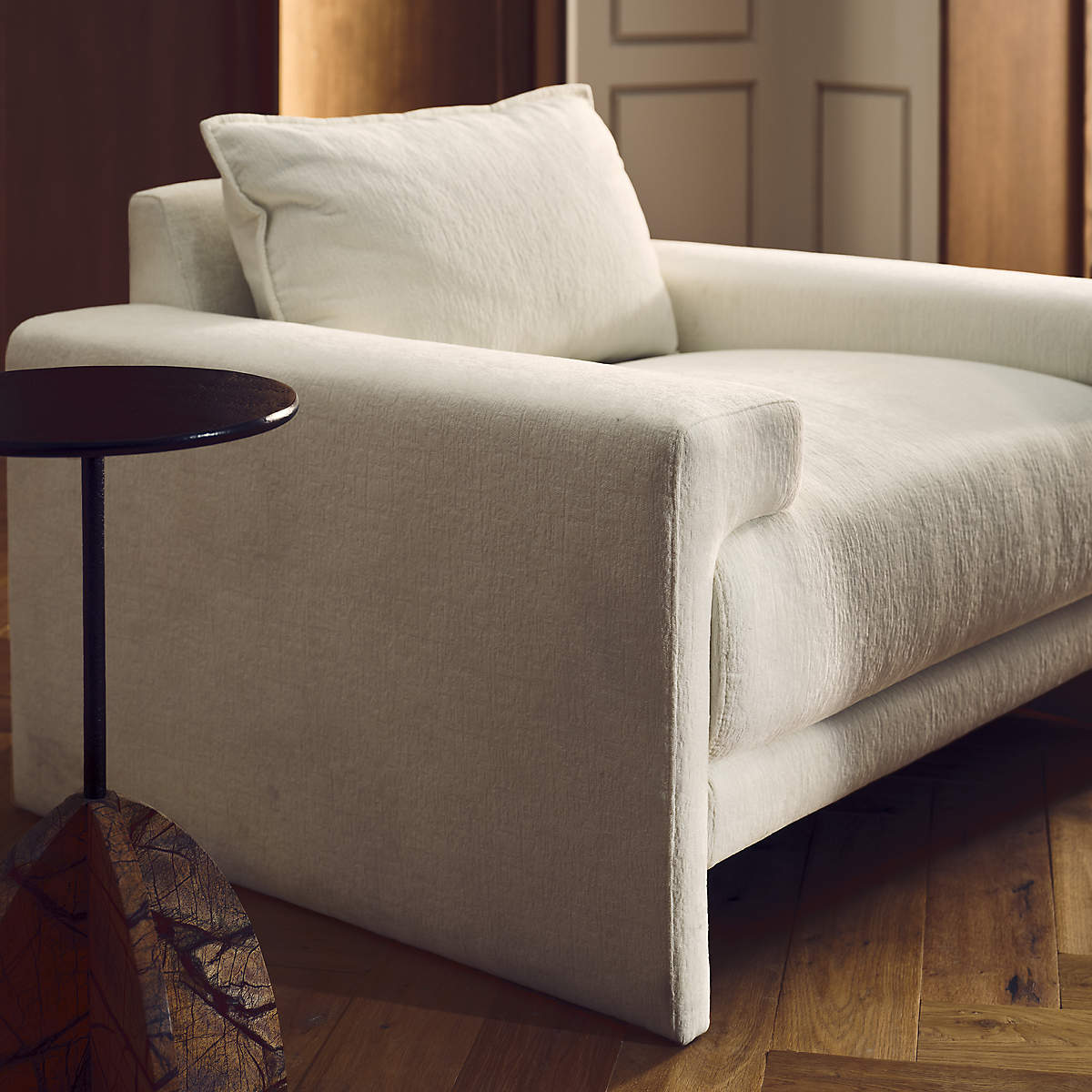 Camden Lounge Chair by Mermelada Estudio