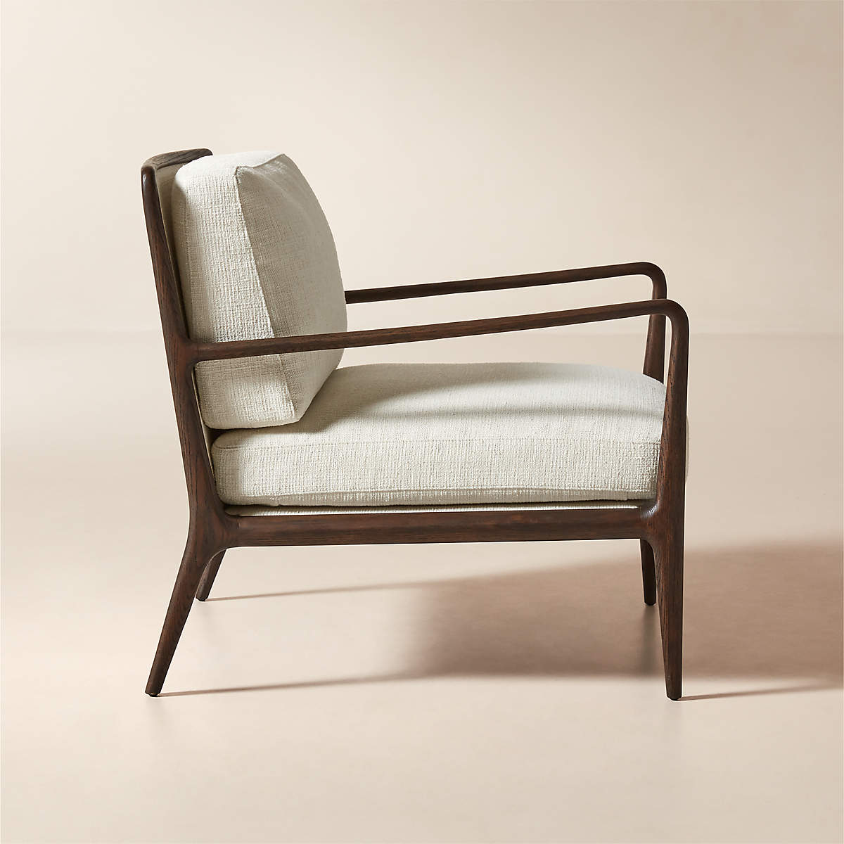 Lupo Accent Chair by Mermelada Estudio