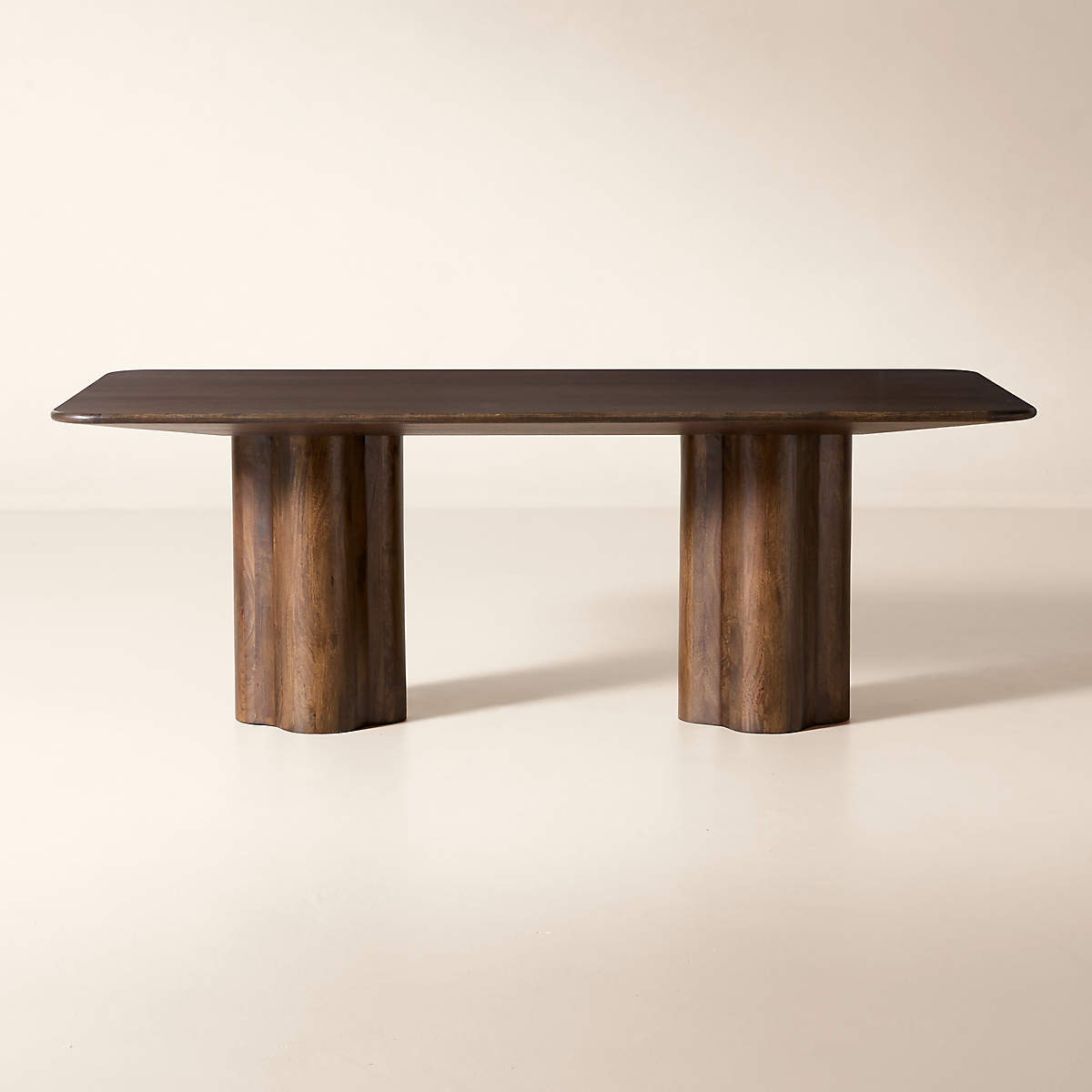 Viggo Dining Table by Mermelada Estudio