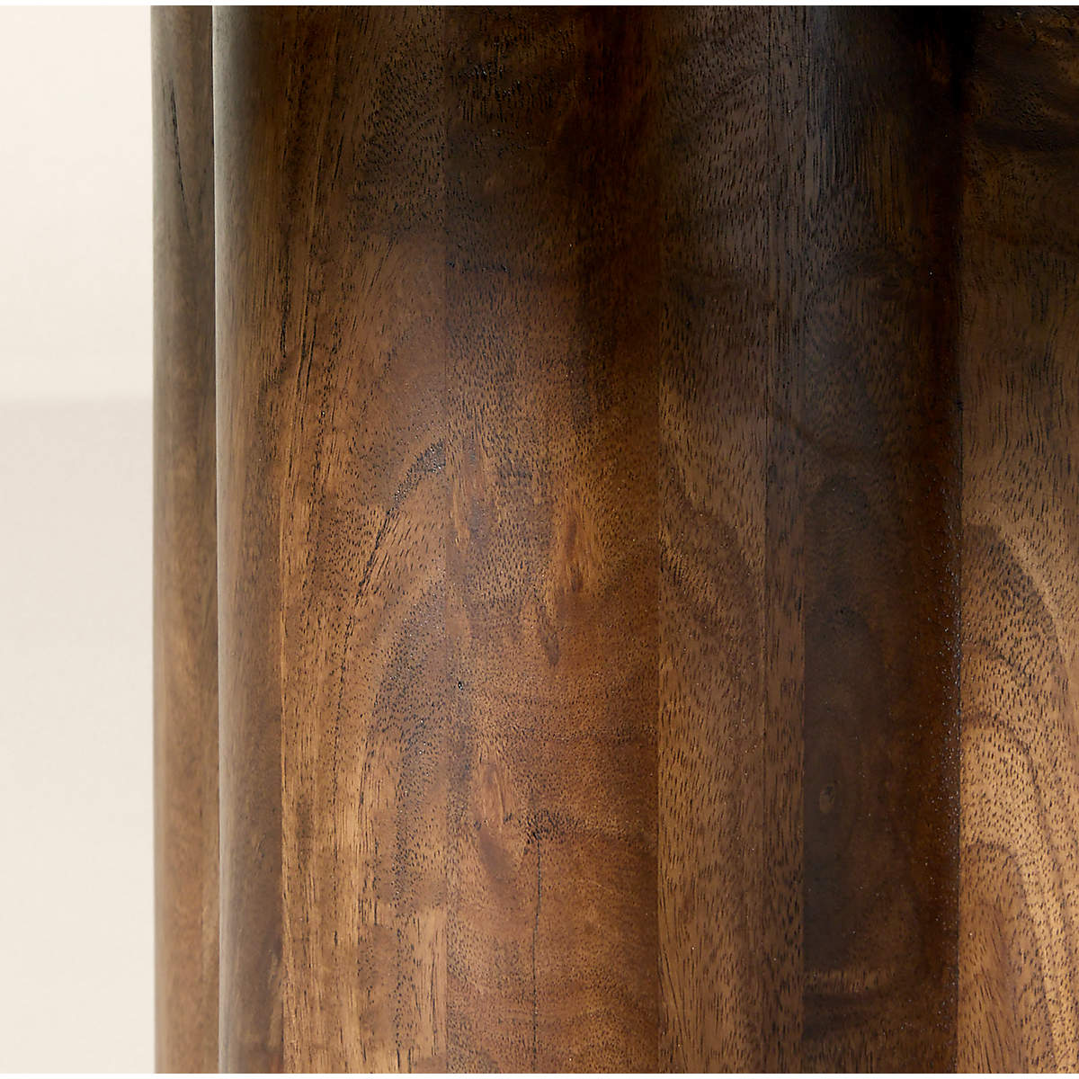 Viggo Dining Table by Mermelada Estudio