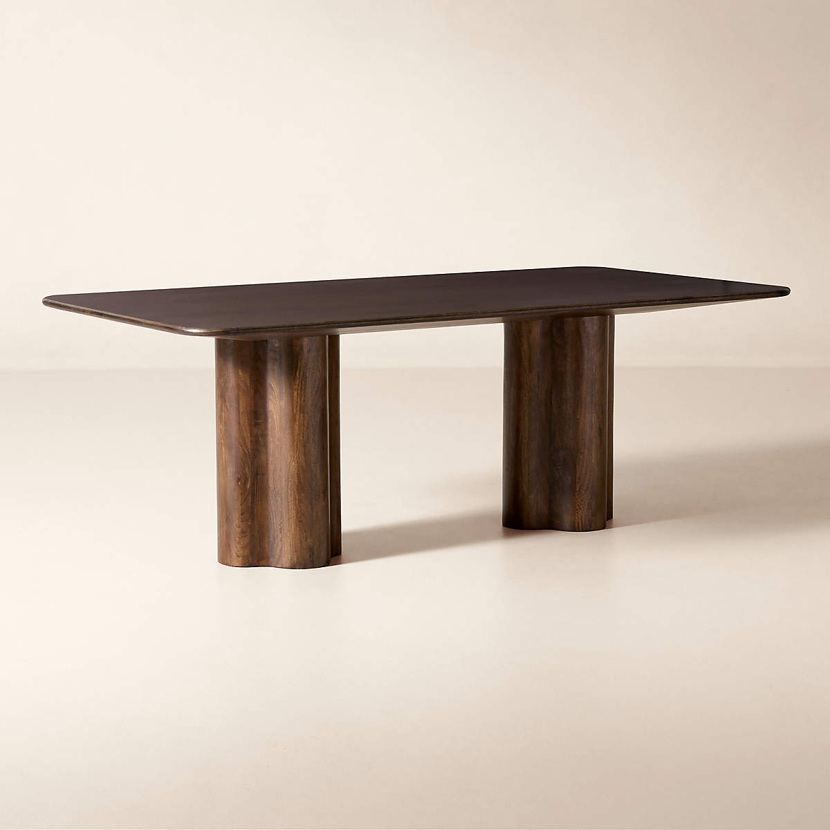 Viggo Dining Table by Mermelada Estudio