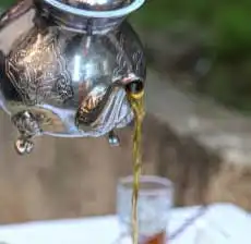 Un thé à la menthe