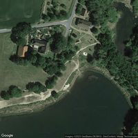 Oldenstaedter See - bathing beach kiosk behind