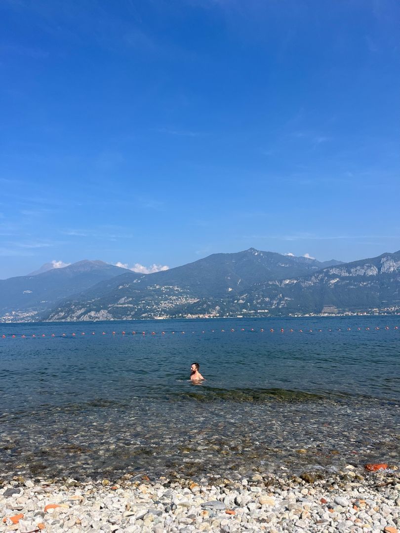 Photo of Small public beach near Griante