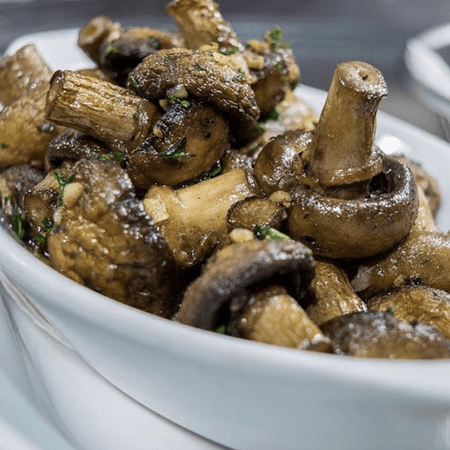 CHAMPIÑONES AL VINO