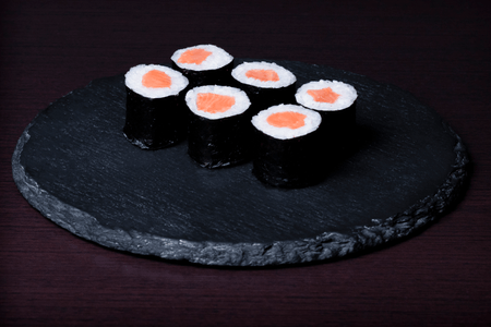 HOSOMAKI SAKE MAKI