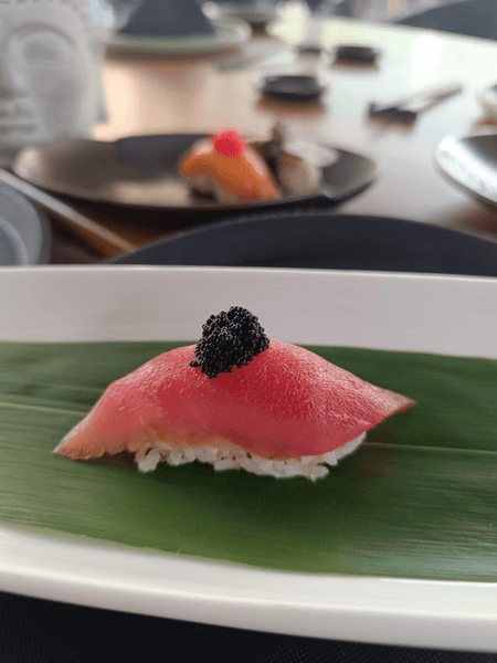 NIGUIRI MAGURO TOBIKO