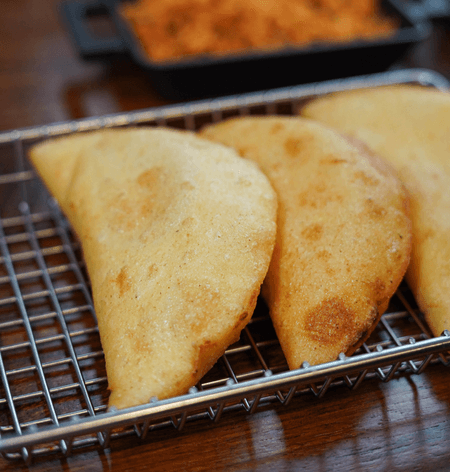 EMPANADA CARNE MECHADA