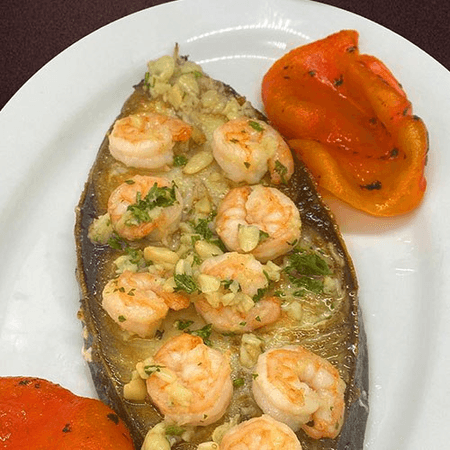 Rueda de Carite con Camarones al Ajillo